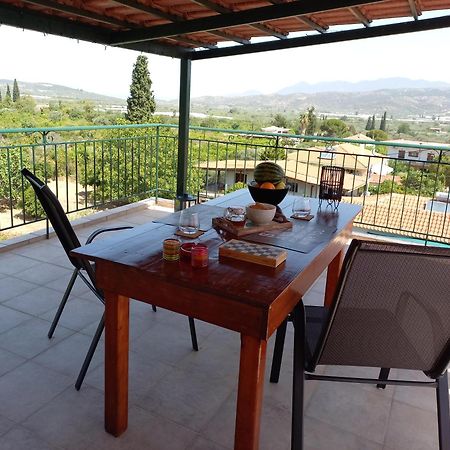 Appartement Triζin à Galatás Extérieur photo