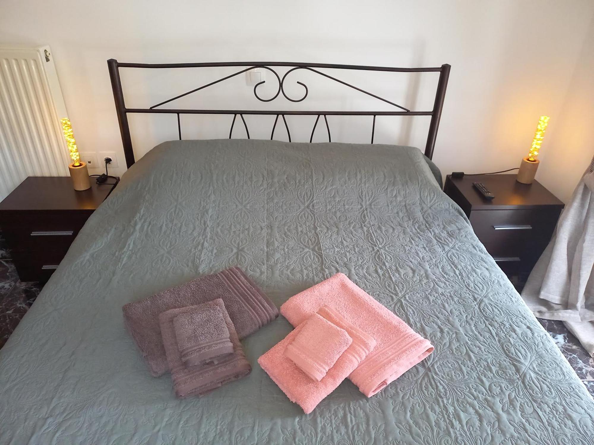 Appartement Triζin à Galatás Extérieur photo