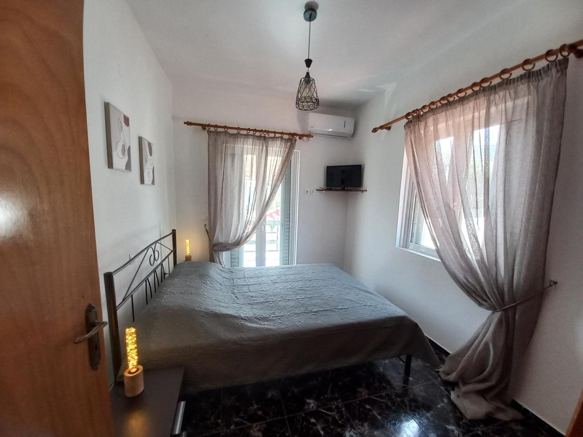 Appartement Triζin à Galatás Extérieur photo